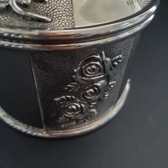 Vintage Silver Plated Jewellery Trinket Box Red Velvet Lining Roses Finial Lid - Picture 8 of 10